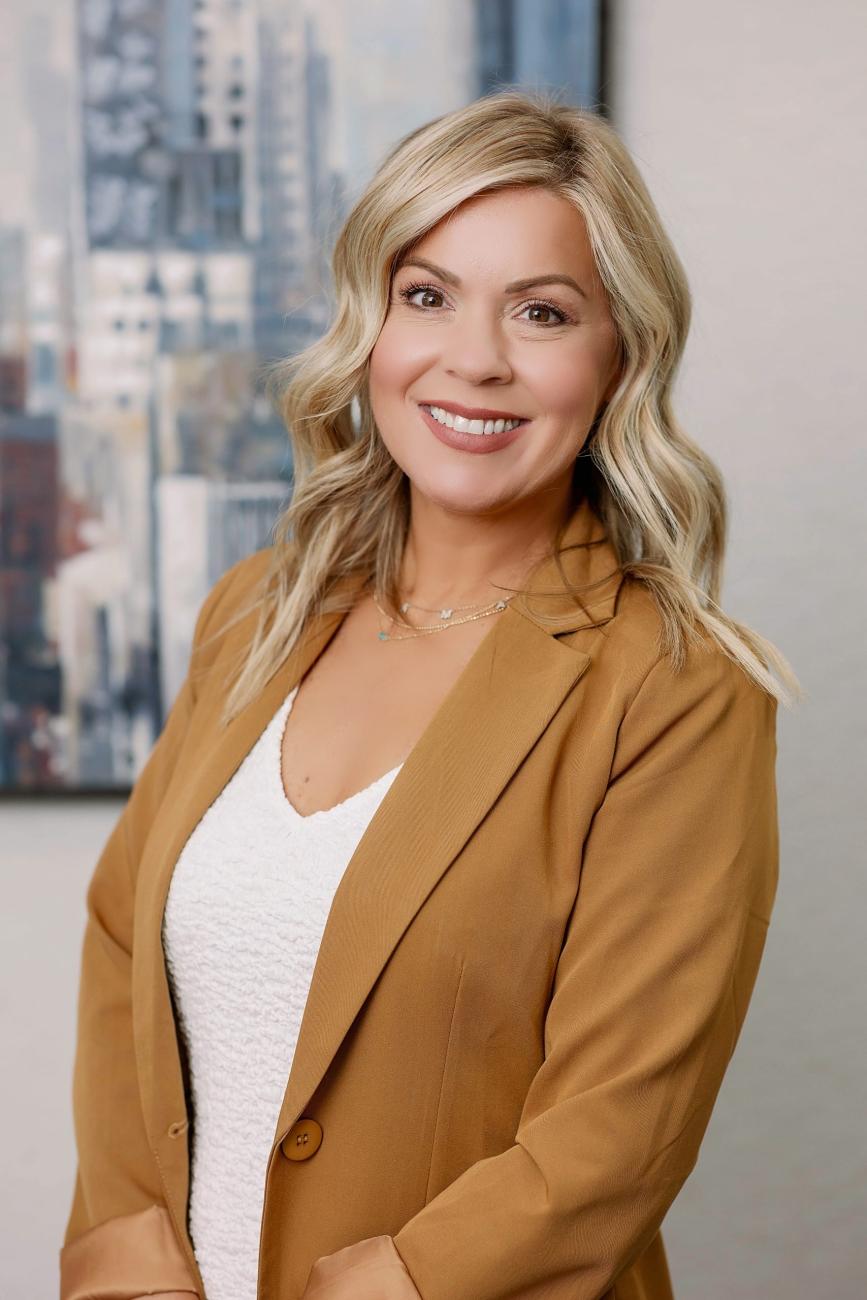 Lisa Hall | Client Service Coordinator | Crescent City Retirement Group